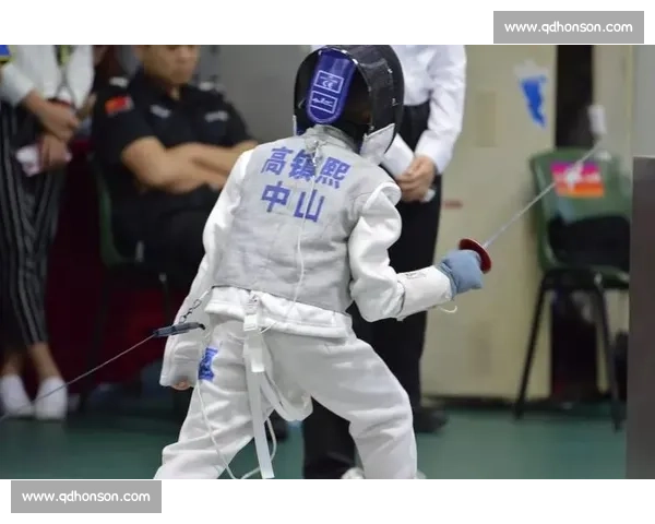 芝罘中学 “小剑客” 市运会斩 37 金创纪录!