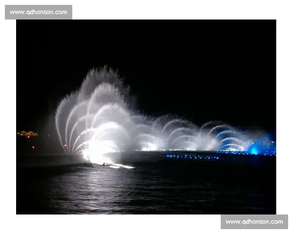 夜骑西湖：杭州青年的浪漫通勤美学